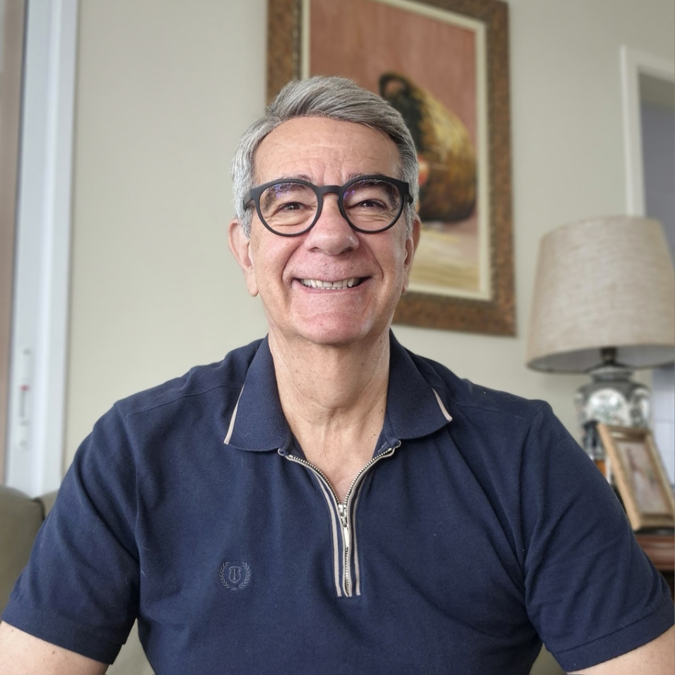 Newton Vidigal sorrindo